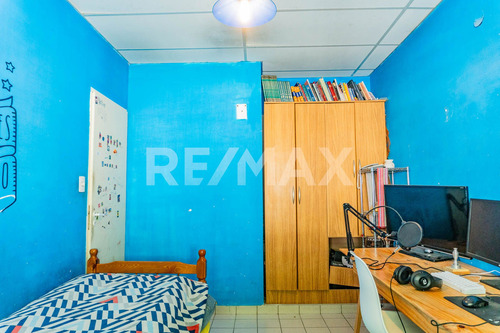 Casa 3 Dorm. - Barrio Mercantiles - Cipolletti