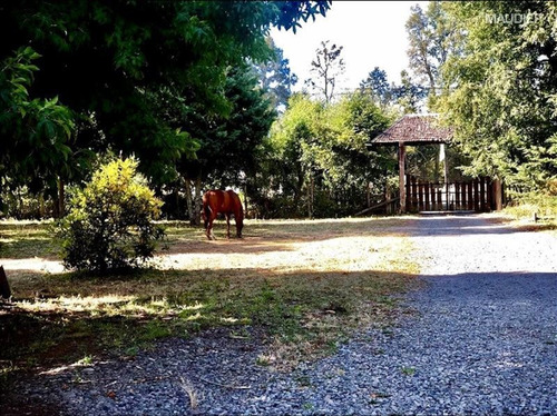 Casa En Venta De 5 Dorm. En Gorbea