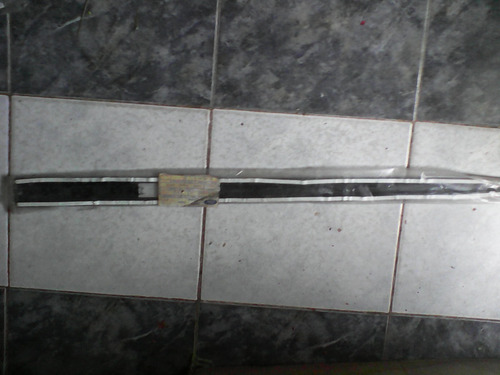 Platina Puerta Delantera Ford Fiesta 94-98 Nueva Original