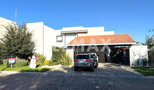 Casa En Renta En Fraccionamiento El Campanario