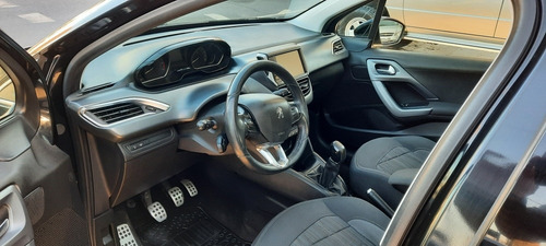 Imagen 7 de 11 de Peugeot 208 2013 1.6 Feline