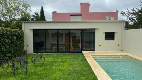 Casa Con Pileta Y Estudio - Gonnet - 4 Cuadras Rep. Niños