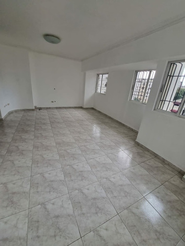 Imagen 3 de 17 de Urb. Real Piso 5
