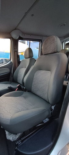 Imagem 4 de 12 de Fiat Doblo Essence 1.8 Flex - 2020 (7 Lugares)
