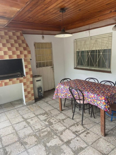 Imagen 8 de 11 de Casa En Venta De 2 Dormitorios C/ Cochera En Quilmes