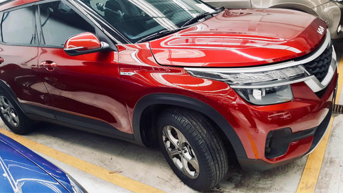 Kia Seltos One 1.6, 2023, Rojo Intenso,, Secuencial, Dual,