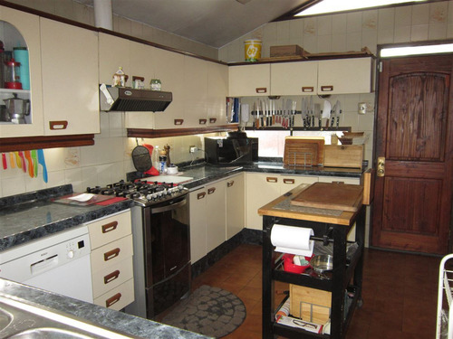 Amplio Chalet En Venta De 5 Dorm. En Los Dominícos