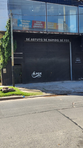 Local Con Doble Altura, 95m2, Tres Baños Y Entrepiso.