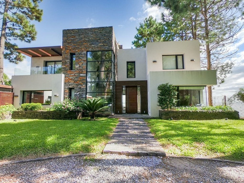 Casa 3 Dormitorios En Laguna Del Sauce, Punta Ballena