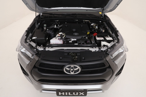 Toyota Hilux Pick-up 2.8 Cd Sr 204cv 4x4 Mt
