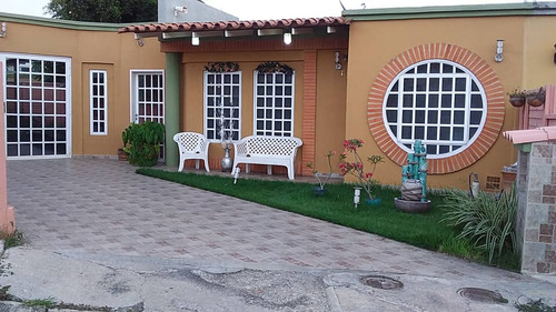 Oportunidad De Negocio Casa Ubicada Araguama Country  Conjunto Privado