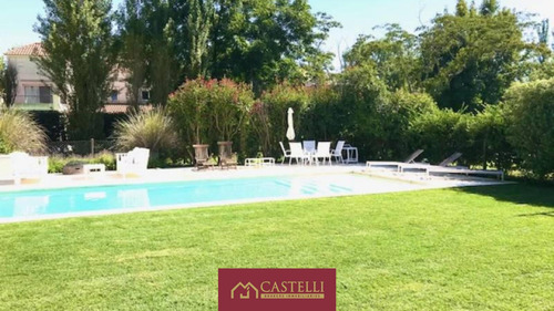Casa De 5 Dormitorios En Venta Ayres De Pilar