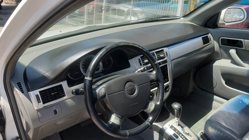 Imagen 9 de 11 de Chevrolet Optra 2009 2.0 F Mt