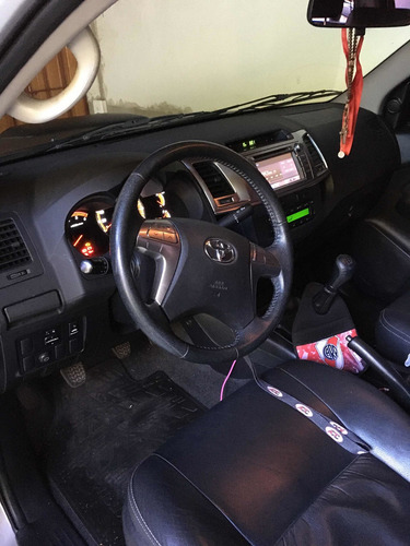 Toyota Hilux 3.0 Cd Srv Cuero 171cv 4x2 2014