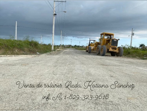 Solares Con Titulos En Residencial Con Todos Los Servicios.