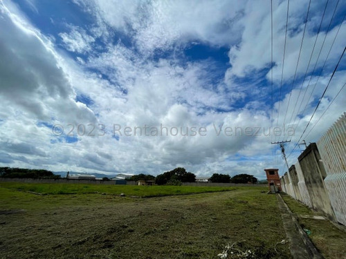 Gran Galpon En Venta De 17542mts Ubicado En Zona Industrial De Santa Cruz De Aragua Rah 24-1689