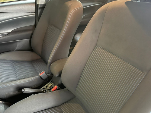Toyota Yaris 1.5 16V FLEX SEDAN XL LIVE MULTIDRIVE