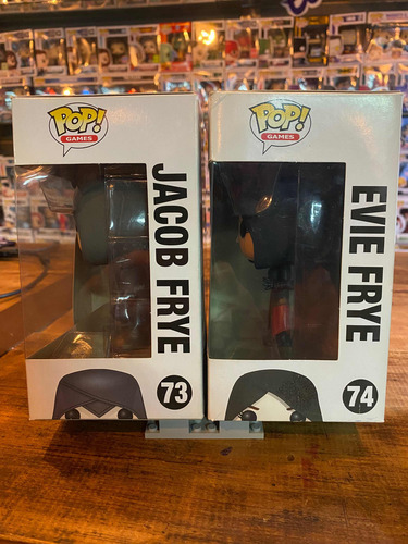 Funko Pop # 73 Jacob Frye # 74 Evie Frye Assassins Creed (Usado)