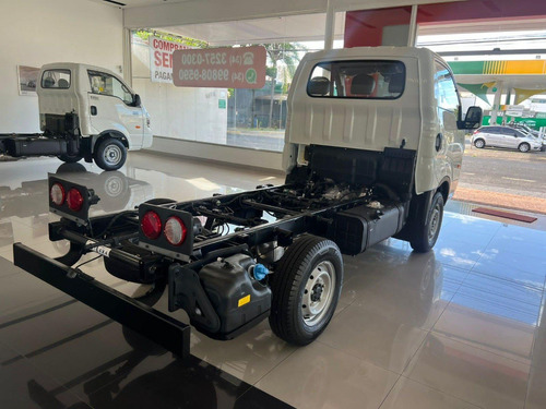 Kia Bongo Std Chassi 2.5 Td Diesel Cs 4x4 Manual 0km 2025