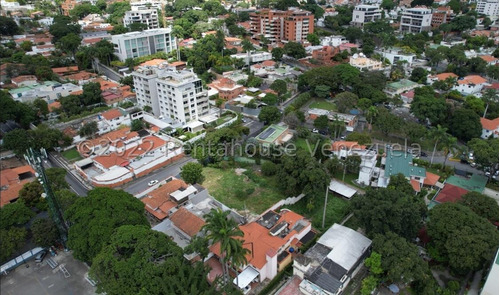 Extraordinario Terreno En Venta Con Zonificación R3 Altamira Caracas 23-4252