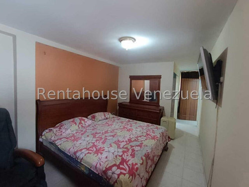 Oportunidad Se Vivir En El Castaño En Esta Quinta Tipo Apartamento En Primer Piso Te Invito A Conocerla 25-7117 Mmarin