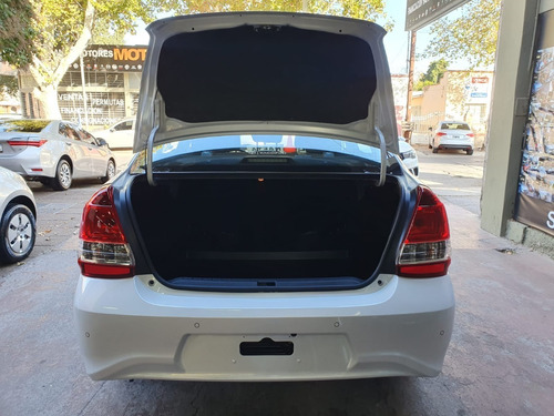 Imagen 14 de 20 de Toyota Etios Xls Pack 1.5 0km 2023