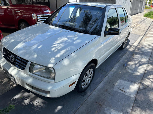 Volkswagen Jetta 1.8 Gl Mt