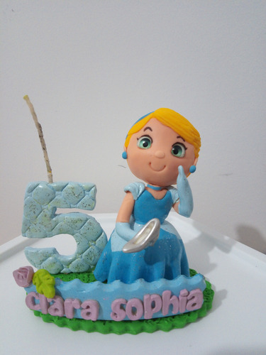 Topo De Bolo Cinderela Com Personagem E Vela Decorativa