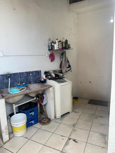 Lote Com Quatro Casas