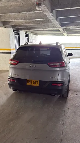 Jeep Cherokee 3.2 Longitude Plus