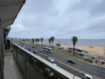 Comprar Pocitos Nuevo- Rambla República Del Perú  Casi Buxareo. Frente A Mar Y Playa. Panorámica Vista . Todo Un Piso De 240 M2. Amplios Ambientes.living , Comedor Y Estar;3 Dorm.3 Baños ( 1 Suite),2 Garajes 