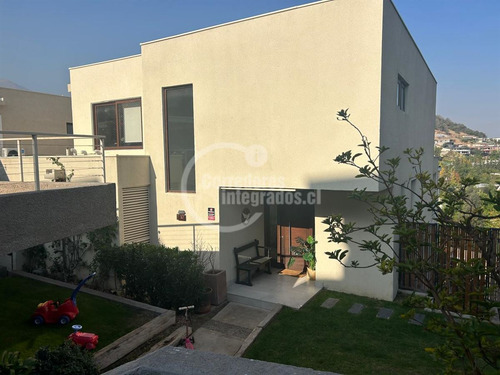 Casa En Venta De 4 Dorm. En Lo Barnechea Los Litres