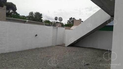 Imagen 2 de 20 de Punta Del Este, Apartamento En Pinares Con Estufa Y Parrillero Propio.- Ref: 54557