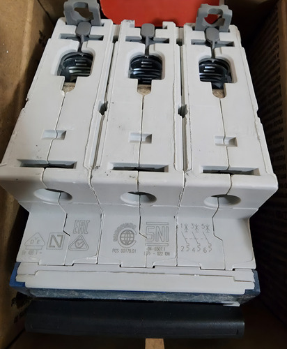 Interruptor Automatico 3p 20a 15ka Legrand Ref 409255