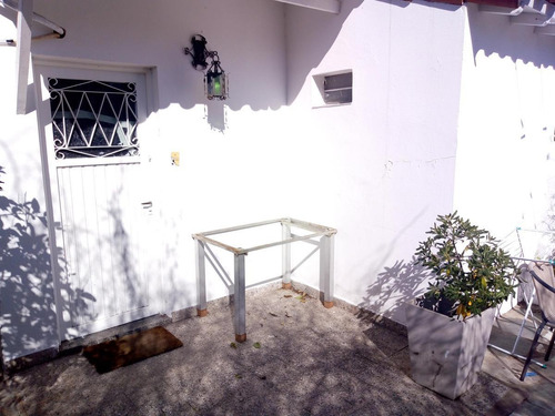 Imagen 3 de 17 de Casa Venta Olivos 2 Dormitorios Garage