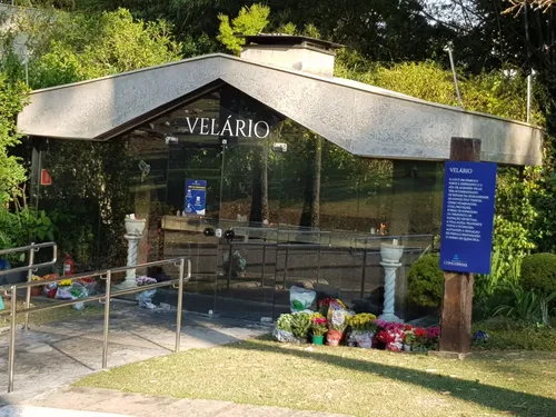 Cemitério De Congonhas Jazigo Com 3 Gavetas - Taxa De Transferência Já Inclusa No Preço - Livre Para Pronto Sepultamento