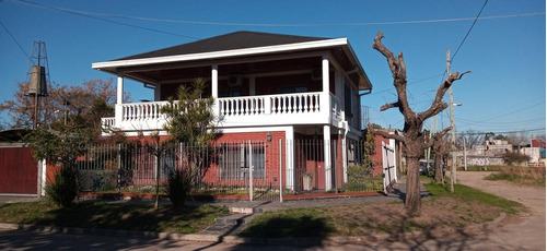 Casa 6 Ambientes En Venta En  Florencio Varela