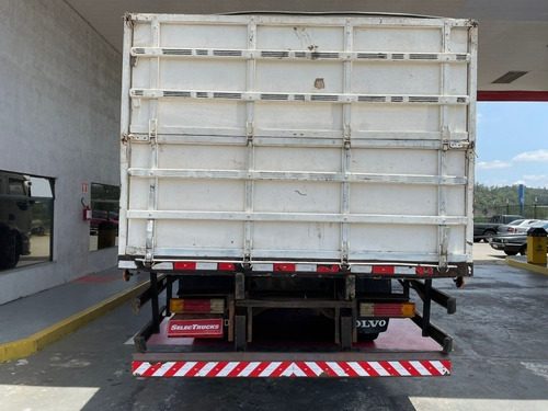 Imagem 15 de 15 de Volvo Vm270 6x2 Carroceria Grade Alta 13/13 Selectrucks