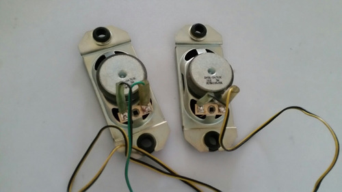 Imagen 2 de 4 de Bocinas De Tv Samsung Ln32b350f1