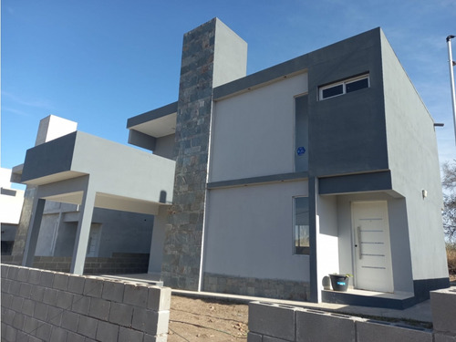 En Venta! Casa En Ph De Tres Dormitorios En Terrazas De Playas De Oro!