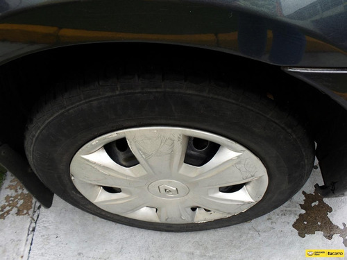 Imagen 25 de 25 de Renault Logan 1.4 Familier