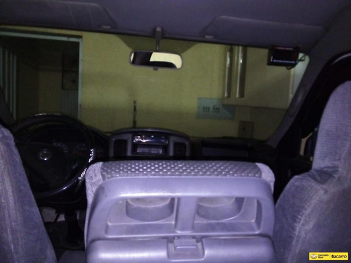 Imagen 8 de 15 de Nissan Urban Van Pasajeros