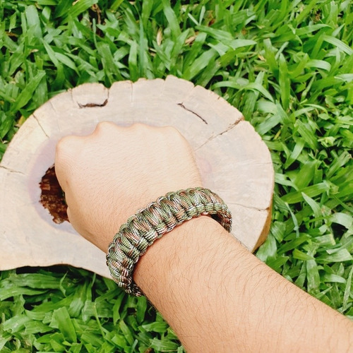 Pulseira Paracord Bracelete Pederneira E Apito Sobrevivência