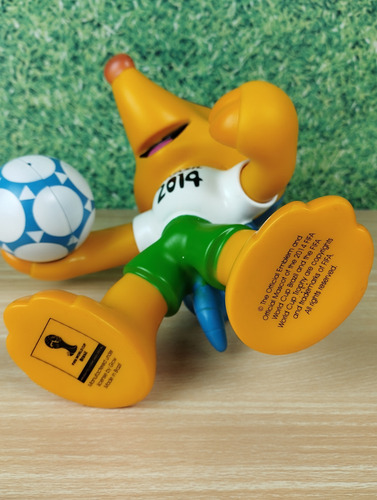 Boneco Mascote Fuleco Copa Do Mundo 2014 Oficial Fifa 22 Cm (Usado)
