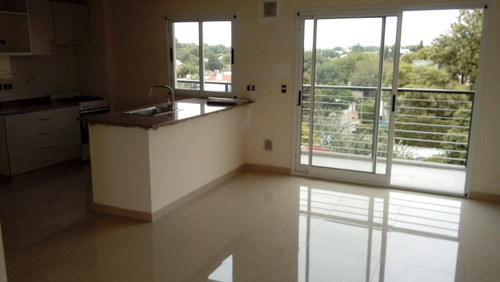 Imagen 3 de 11 de Excelente Departamento 3 Ambientes Con Doble Cochera.