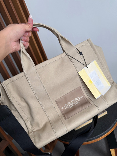 Bolsa Marc Jacobs Tote Canvas Beige Bandolera Acabado De Los Herrajes Lona De Algodon Diseño De La Tela Lisa