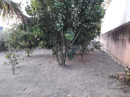Oportunidade Imperdível! Vendo Casa Em Araruama São Vicente Na Região Dos Lagos-rj 1 Quarto-suíte Garagem Coberta(1 Vaga) E Descoberta(3 Vagas) Quintal Grande Com Frutíferas Varandão Em L