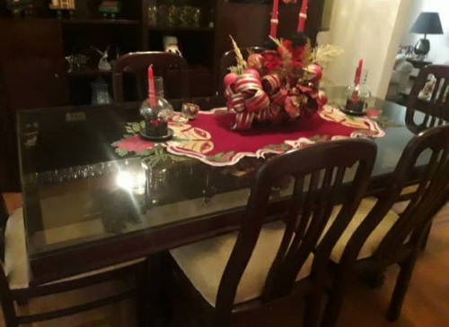 Mesa De Comedor Y Seis Sillas En Caoba