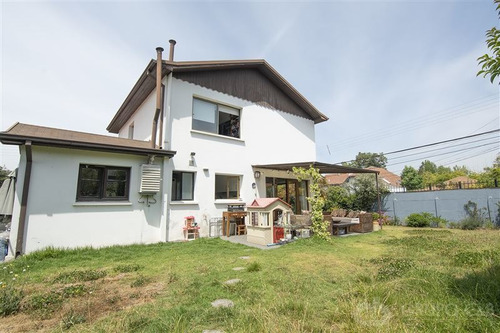 Imagen 10 de 14 de Casa En Venta 4 Dorm Más Jardín. Las Condes/las Tranqueras