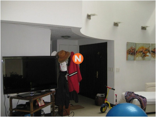 Casa En Venta, Cantegril, Punta Del Este, 5 Dormitorios.- Ref: 208995
